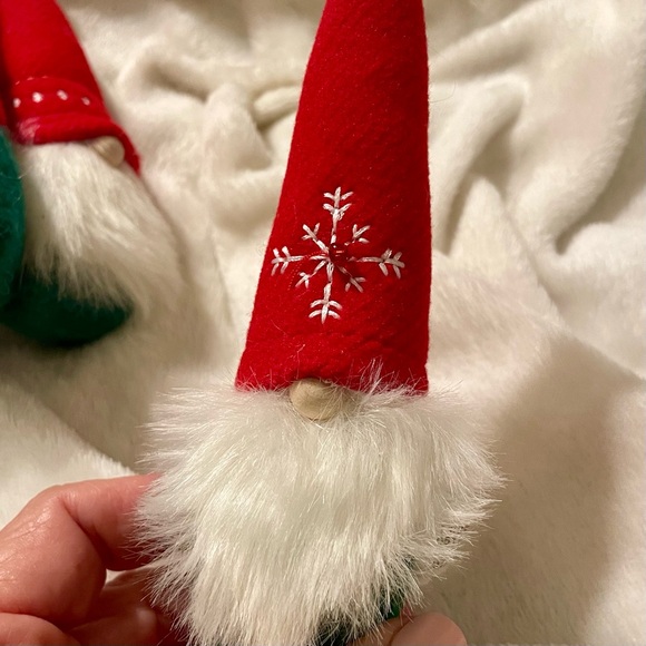 6 Christmas Knomes red & green w/cute noses & fun white beards -weighted bottoms - Picture 4 of 9